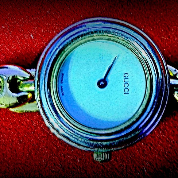 Gold Gucci vintage watch w interchangeable rings … perfect except needs battery - Picture 1 of 6